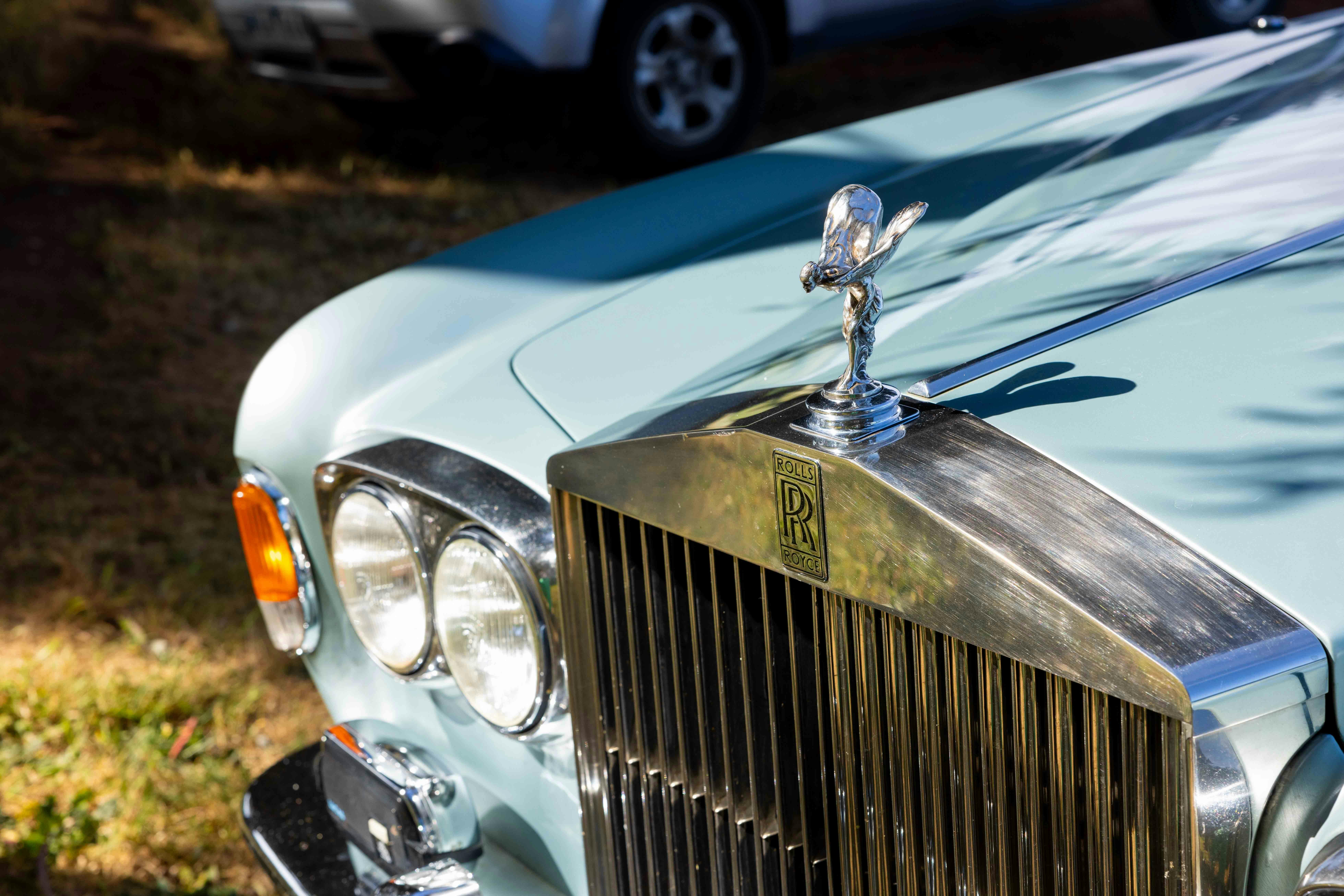 The front of the 1974 Rolls Royce_Spirit of Ecstasy_Silver Mink Tours Ballarat