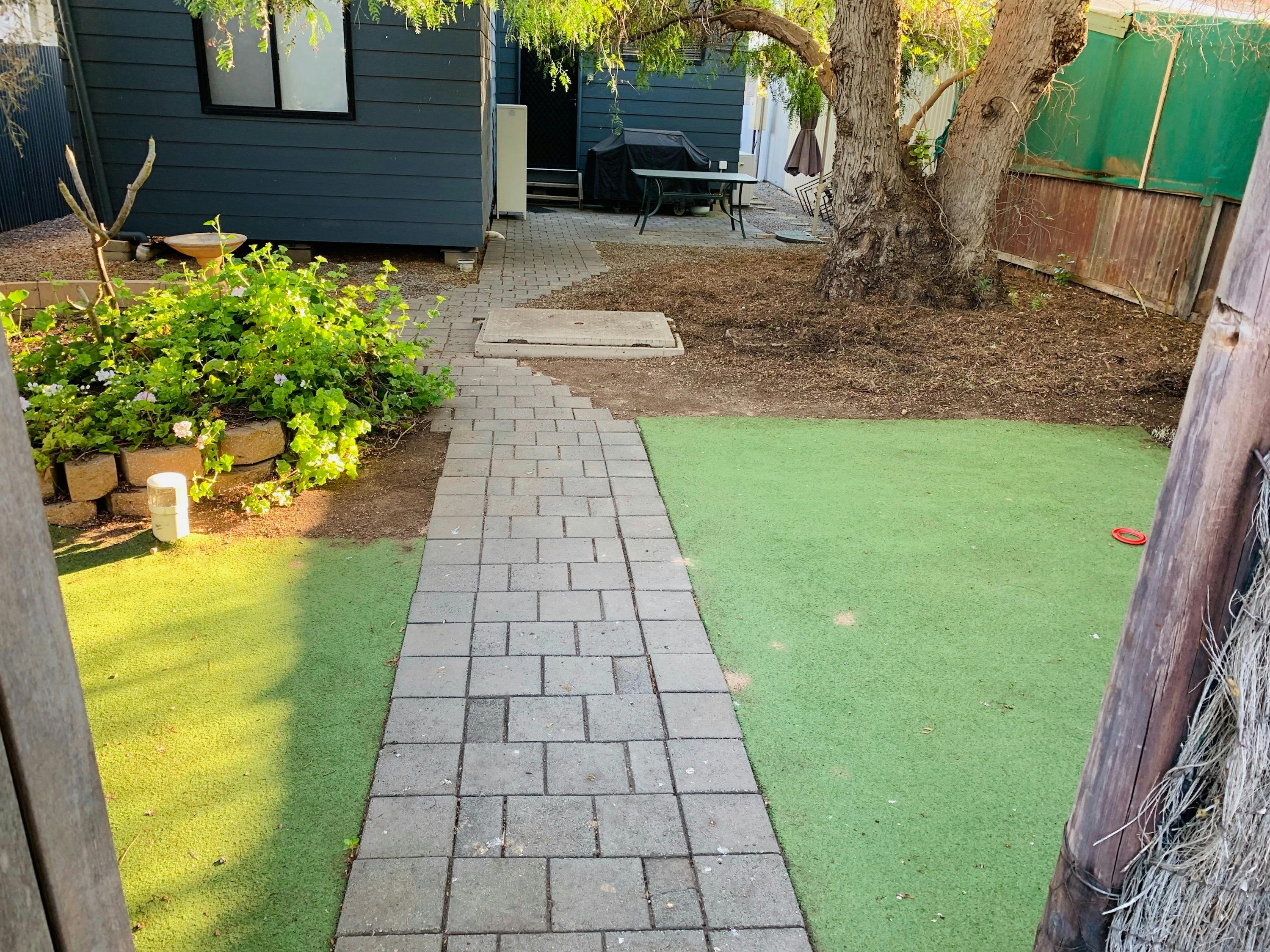 The Little Blue House, Port Victoria