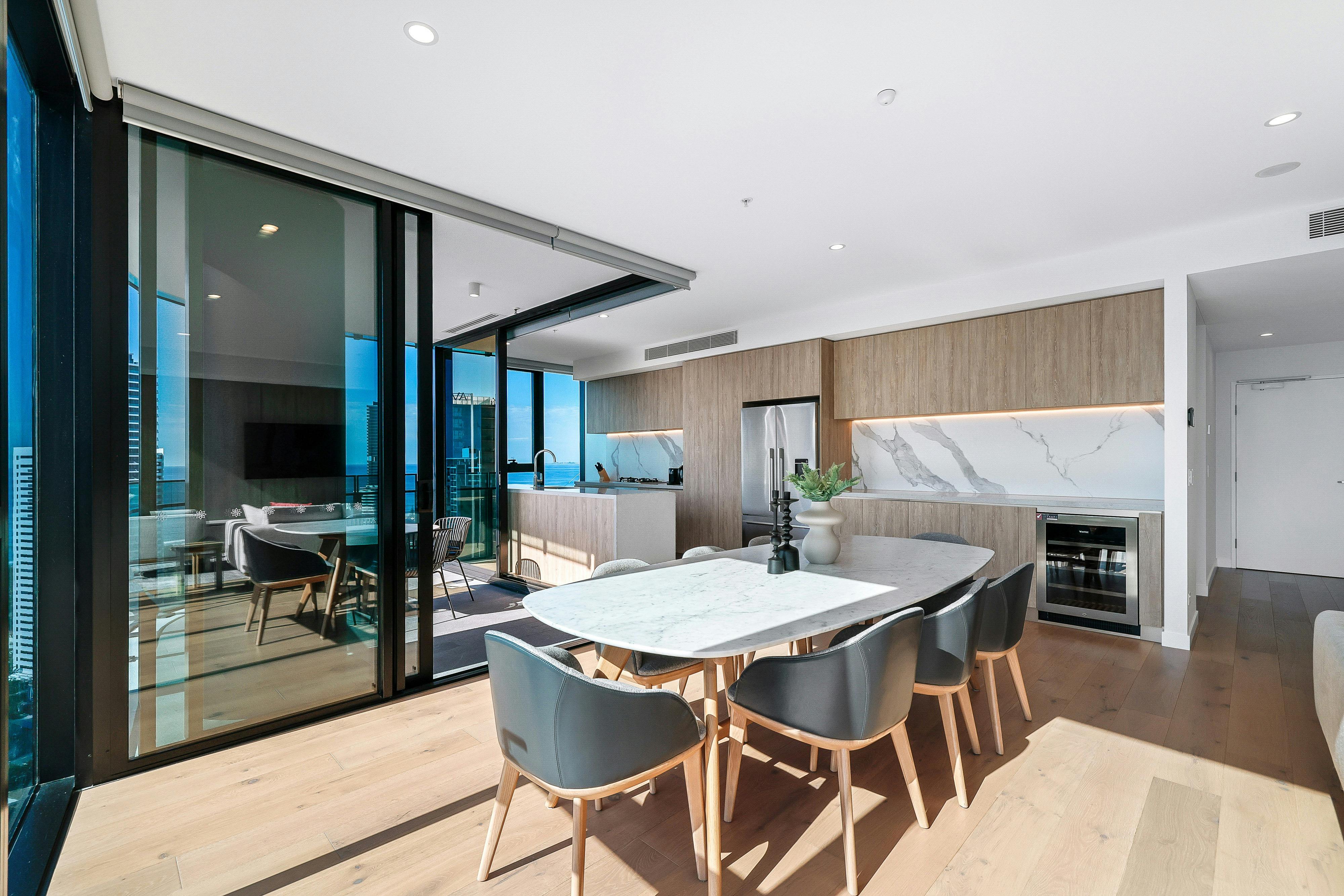 The Star Residences Dining & Kitchen