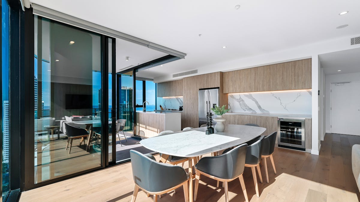 The Star Residences Dining & Kitchen