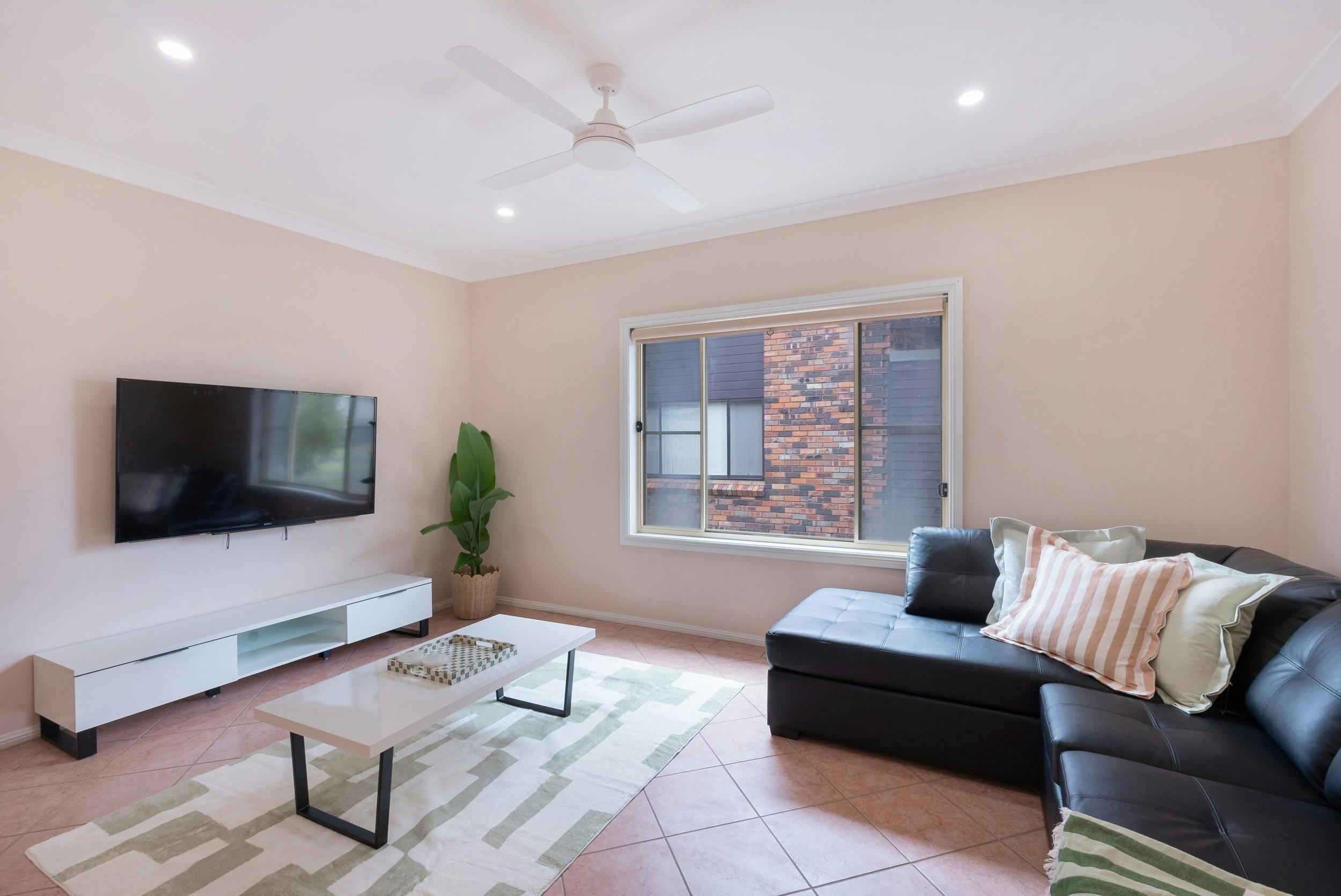 Peachy, Photographer Russell Quinn