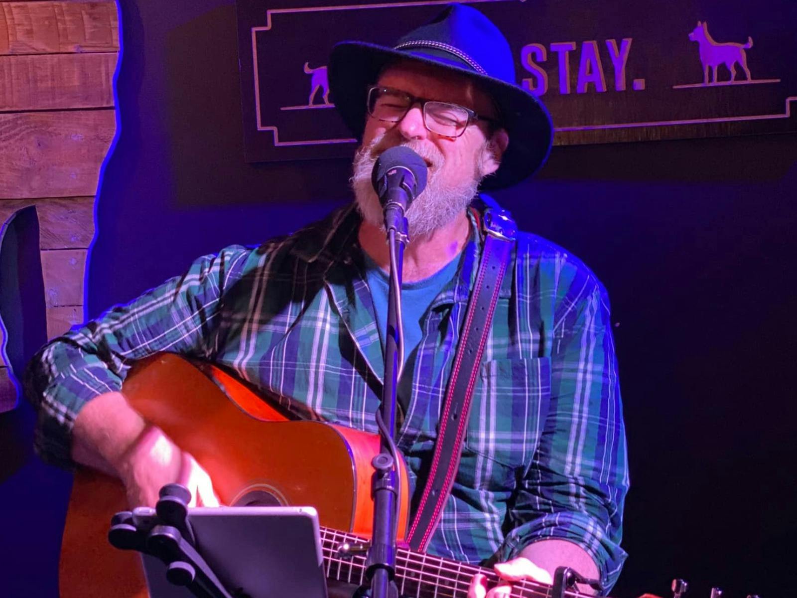 Kane Vincent at the Delatite Hotel