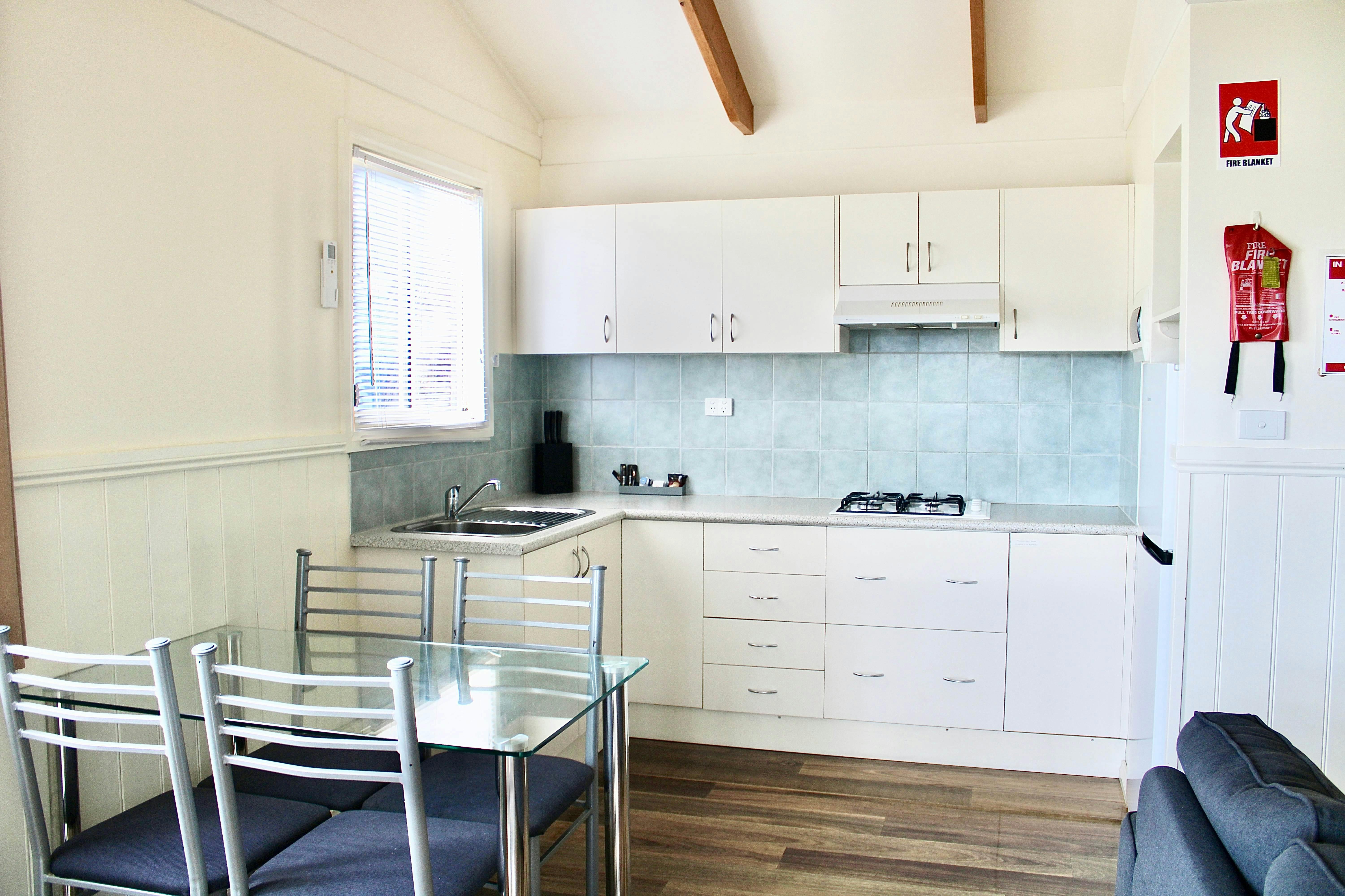 Superior Lakeview Cabin - Sleeps 4 Interior Kitchen