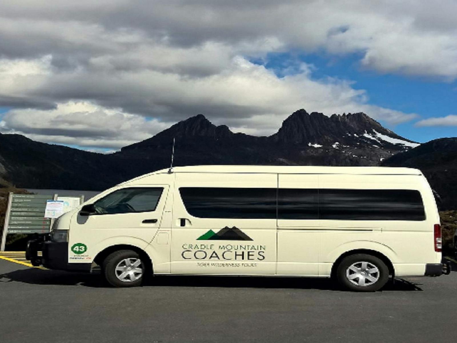 bus 43 at Dove lake