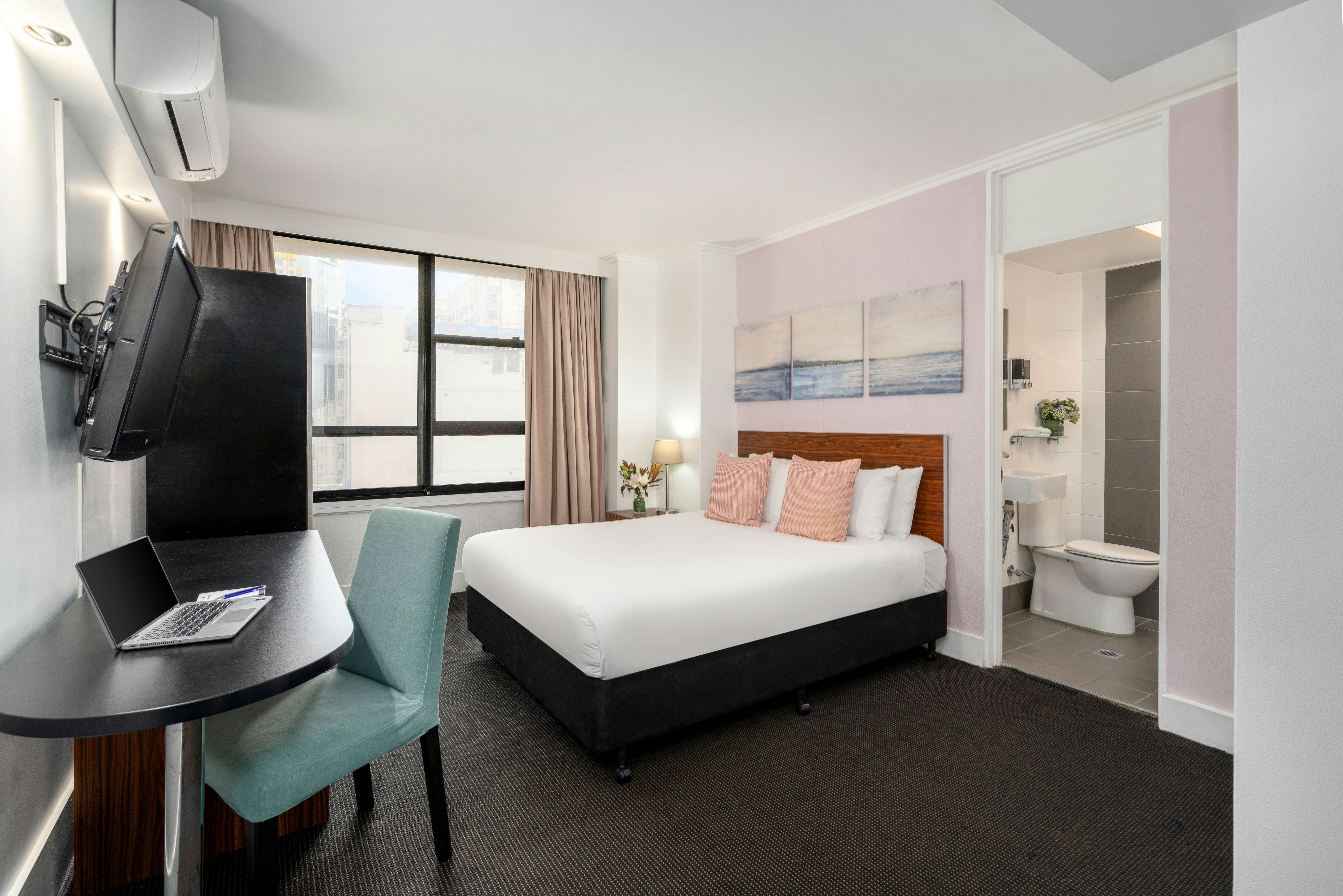 Standard Queen Room