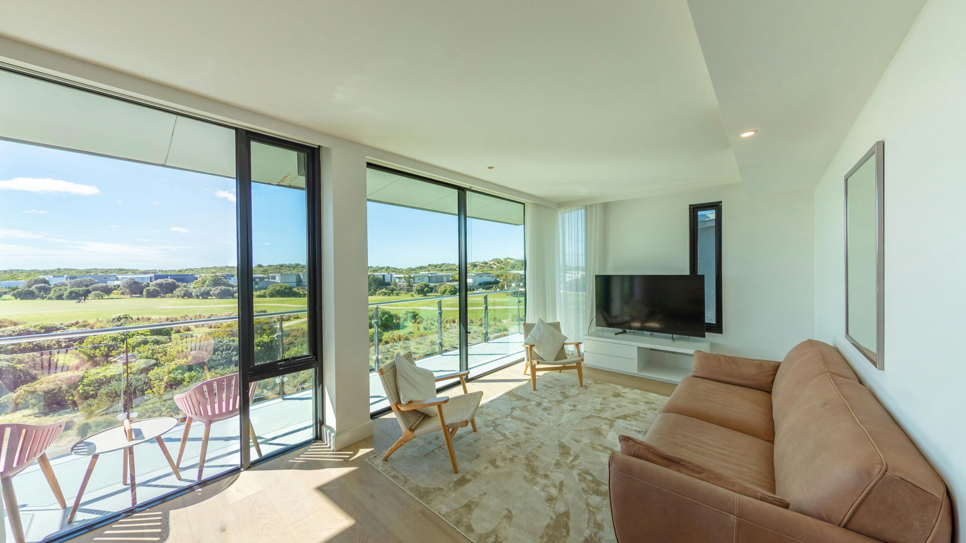 Suite (one or two bedrooms)