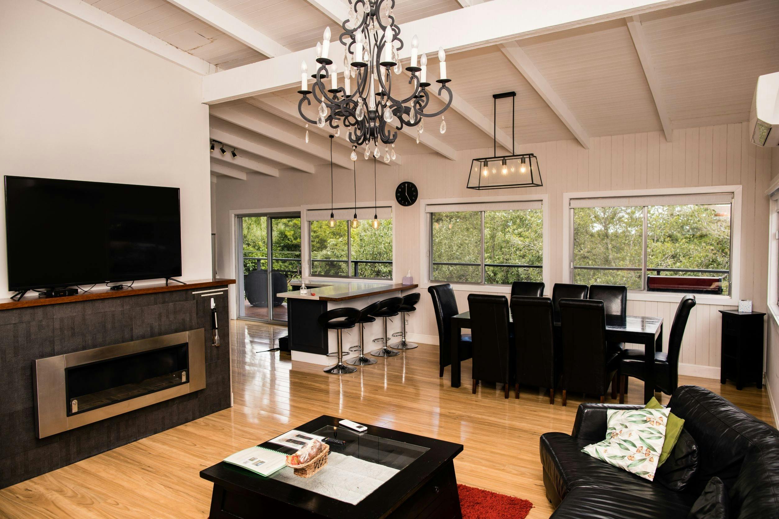 野生動物小屋卡通巴