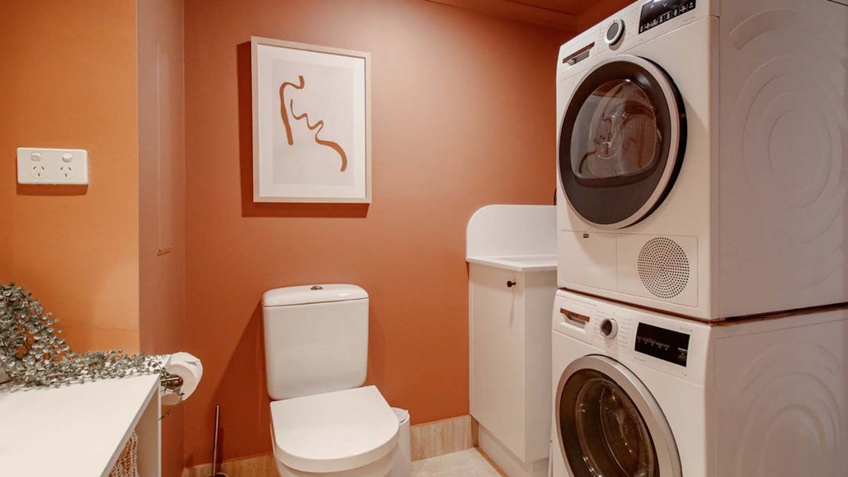 2 bedroom unit in Burleigh - bathroom and laundry facilities