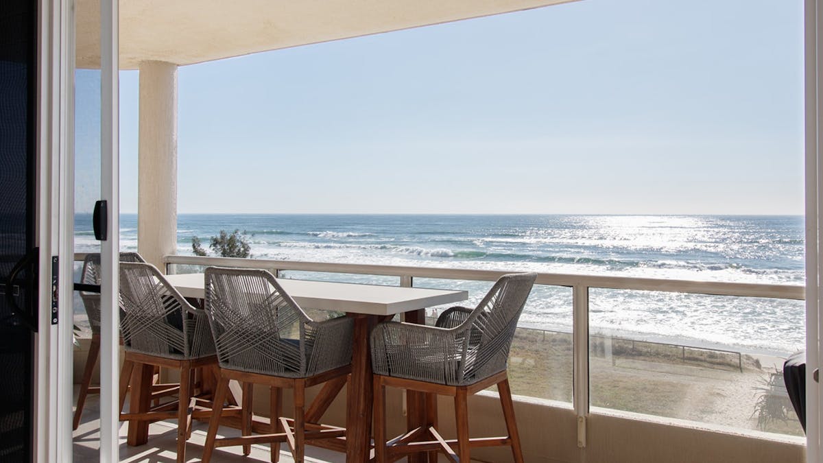 4 Bedroom unit in Palm Beach - Balcony and outdoor seating