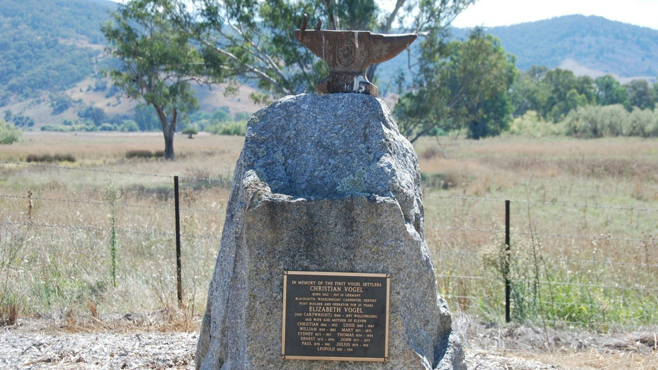 Vogel Commemorative Plaque, Tintaldra