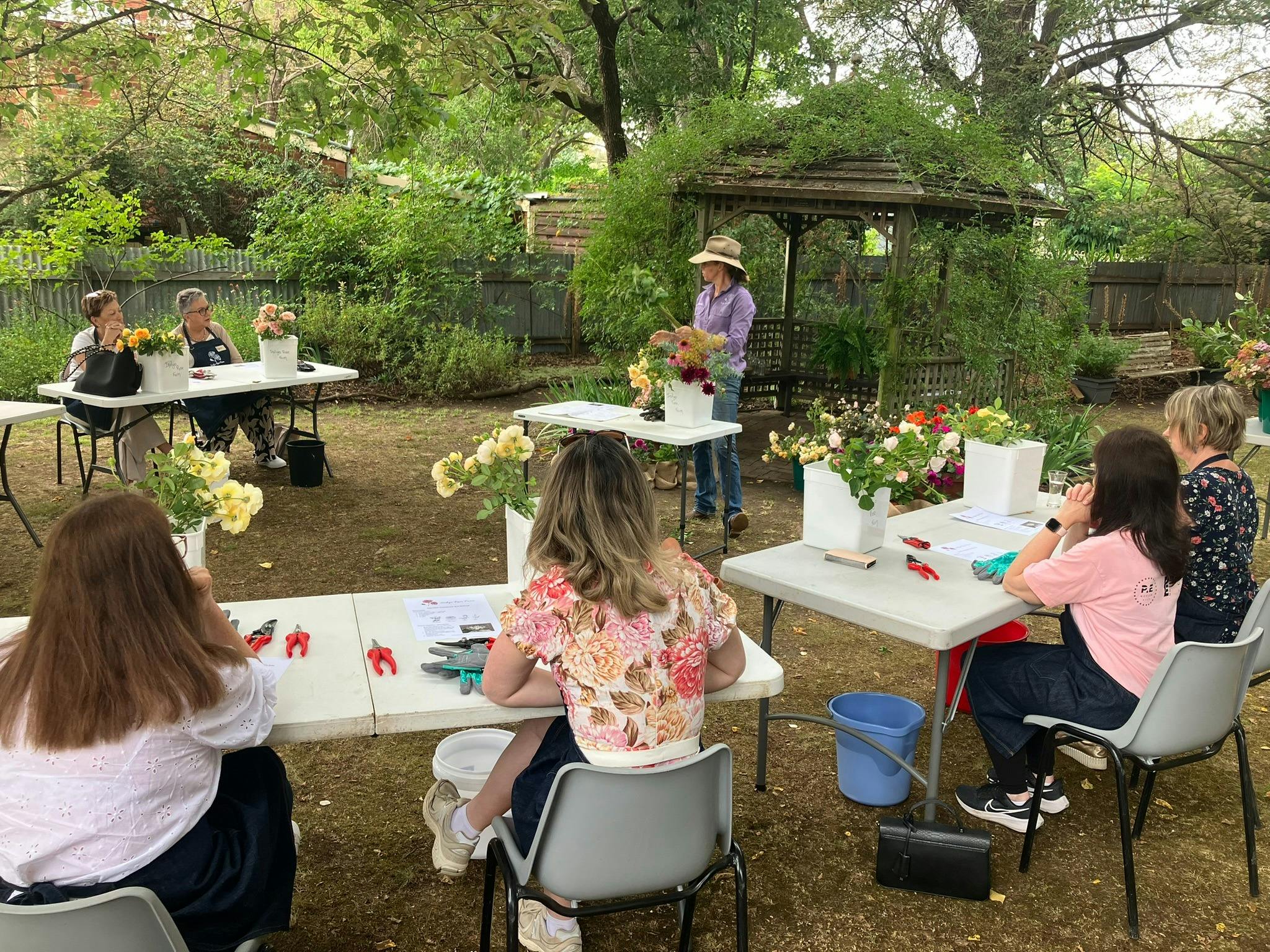 Bouquet workshop with Indigo Rose Farm