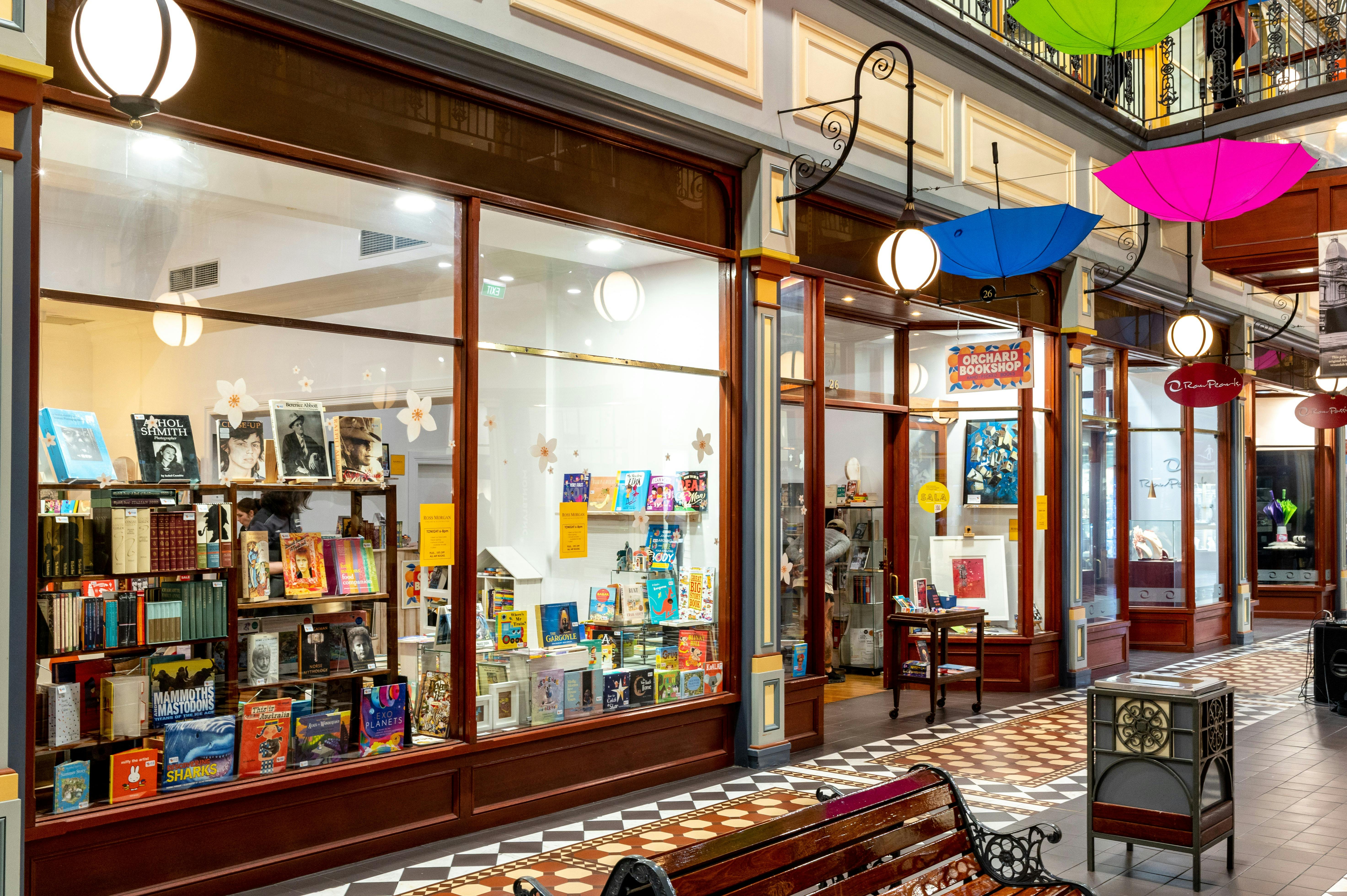 Chihuly Books In Adelaide Arcade
