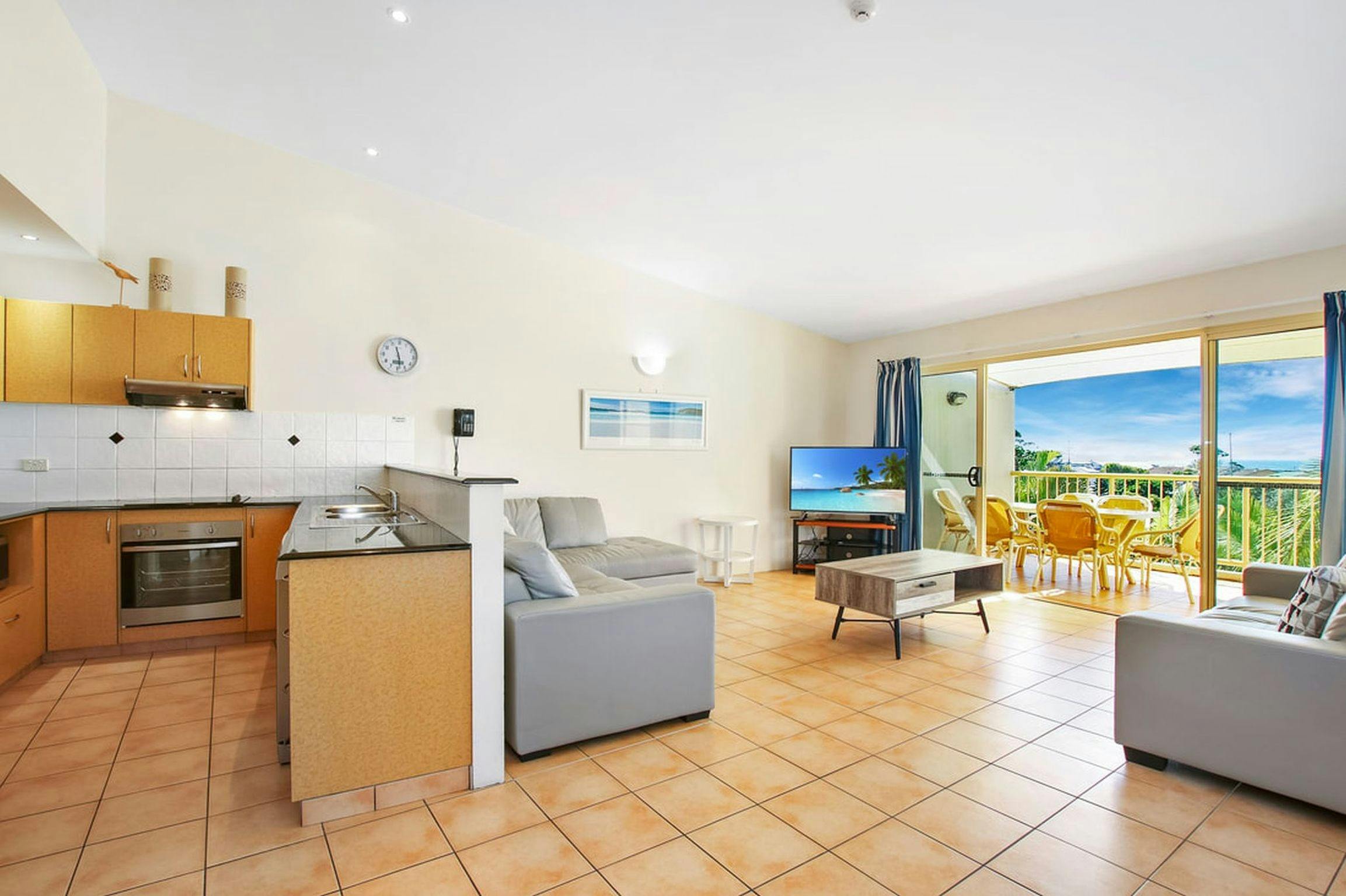 Three Bedroom Seaview Spa Apartment
