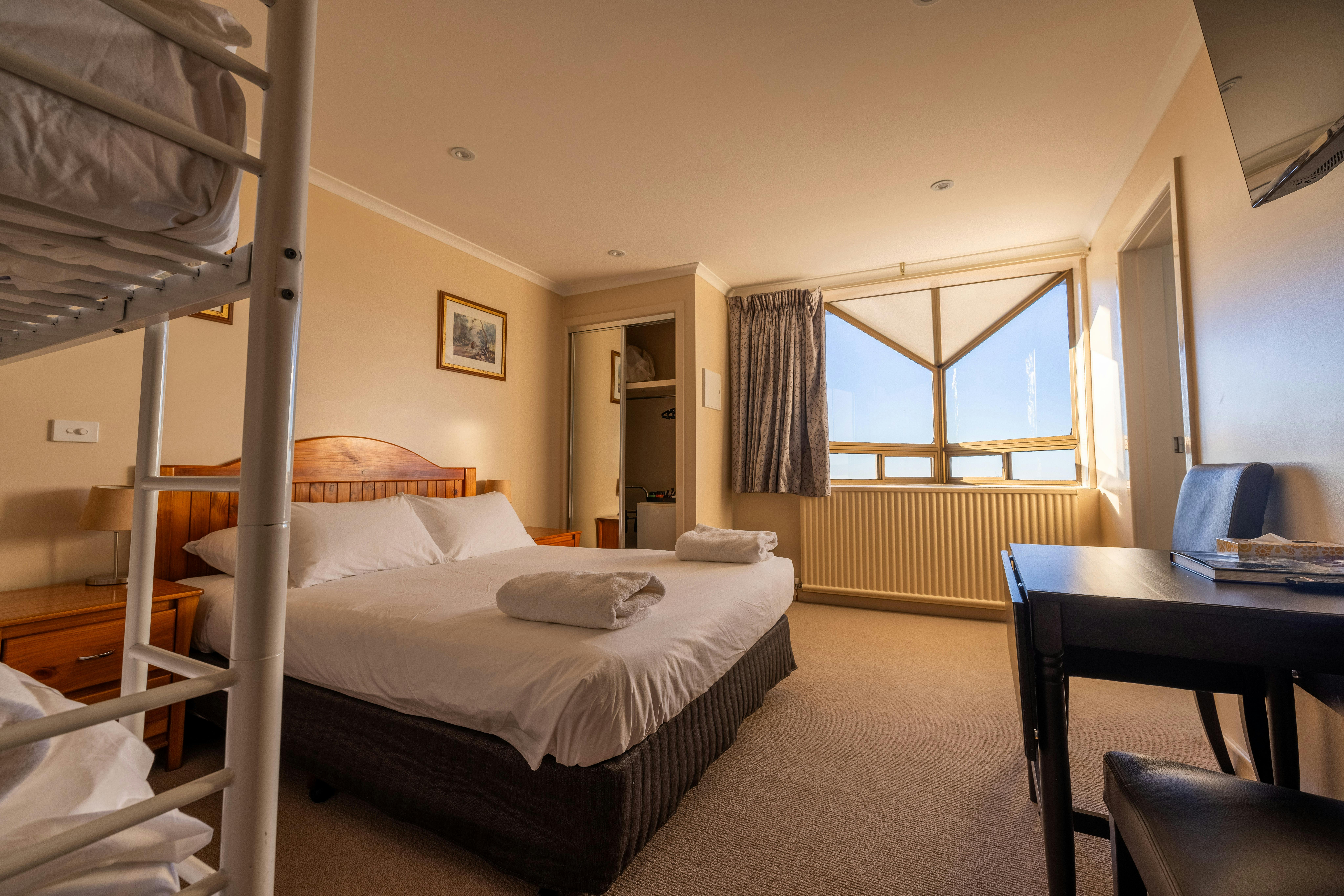 Alpine Room - 4 share