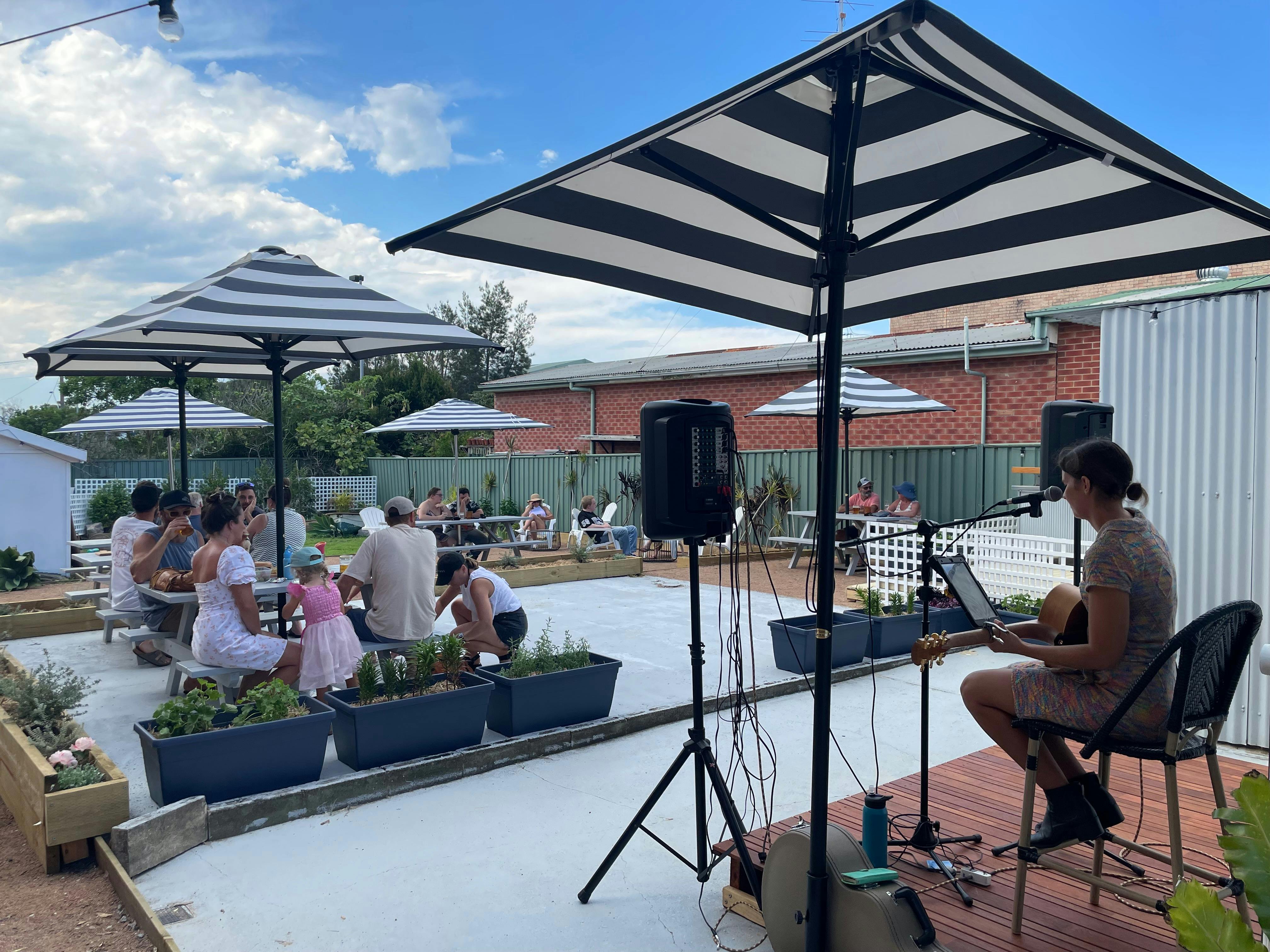 Hosting Live Acts every weekend in the garden