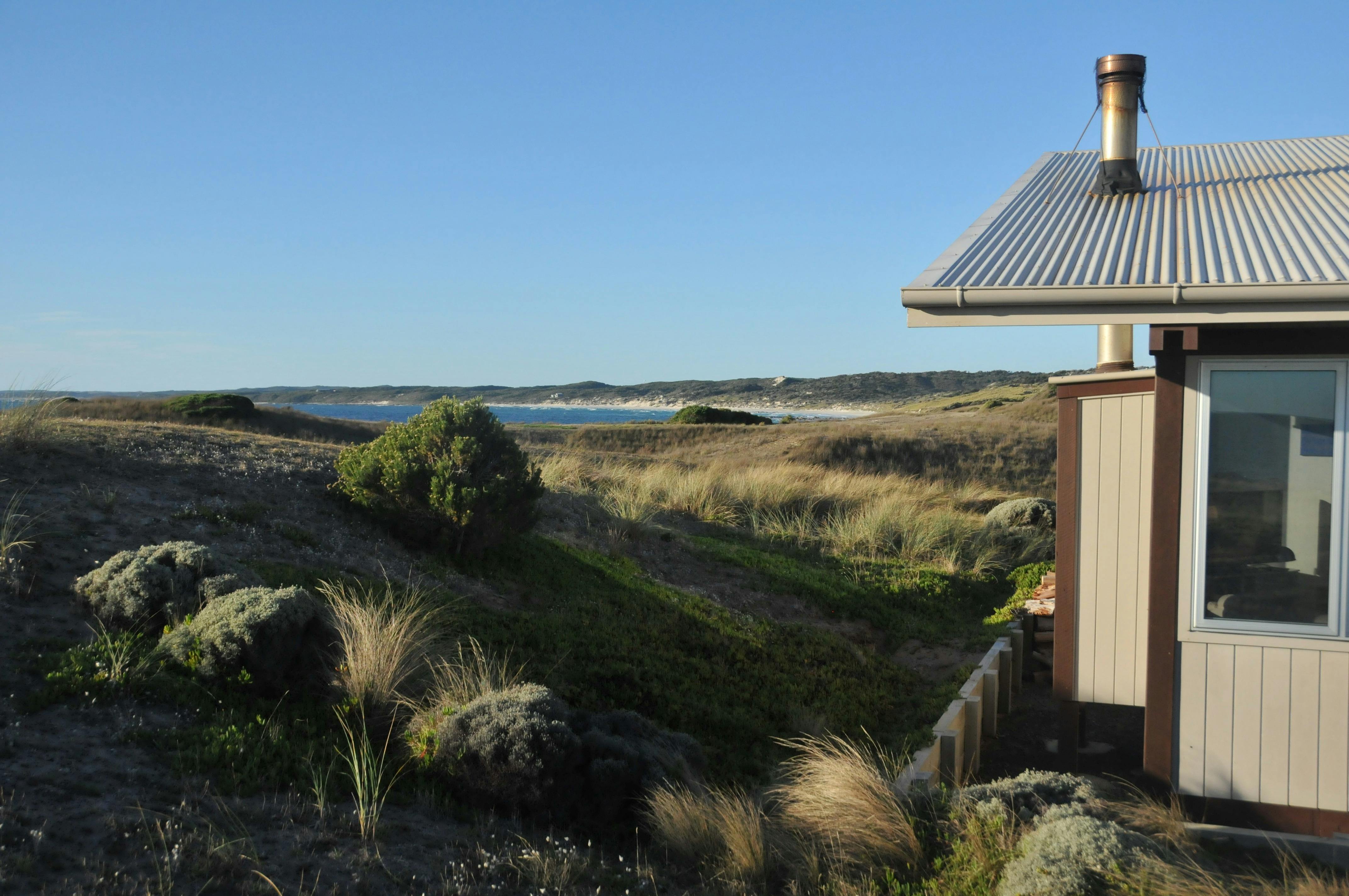 King Island Breaks-Turnstone Beach House