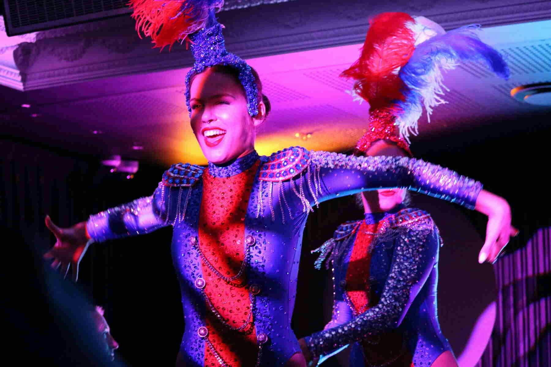 Le Faux-French Cabaret Dinner Show at Club Dubbo