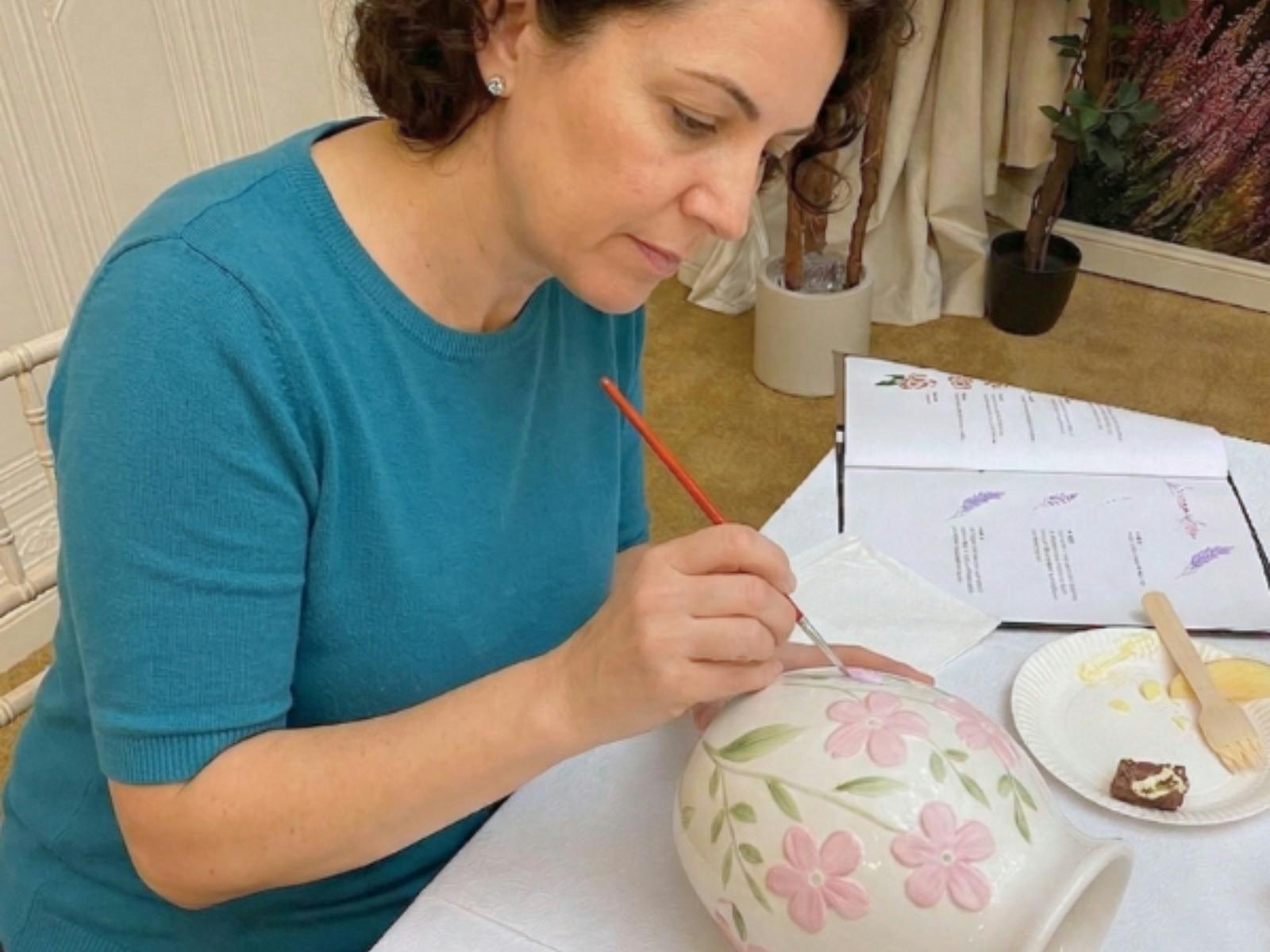 Paint & Bloom: Ceramic Vase Experience