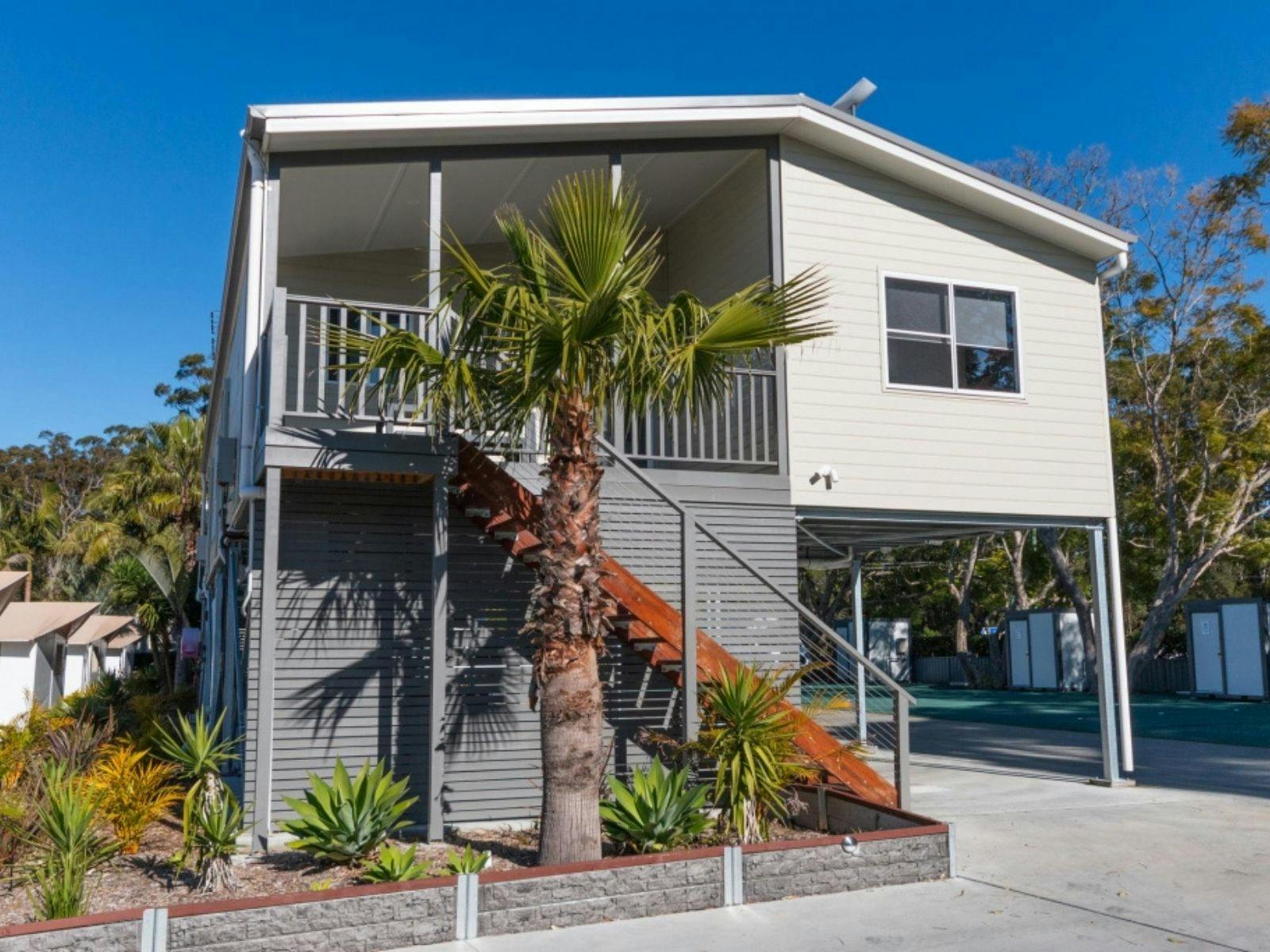 Premium Garden Villa (2BR 6pax)