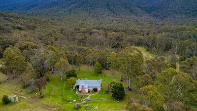 Aerial shot of Nil Desperandum