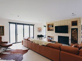 Stony Rise Lodge Guest Lounge - lodge style accommodation in robe