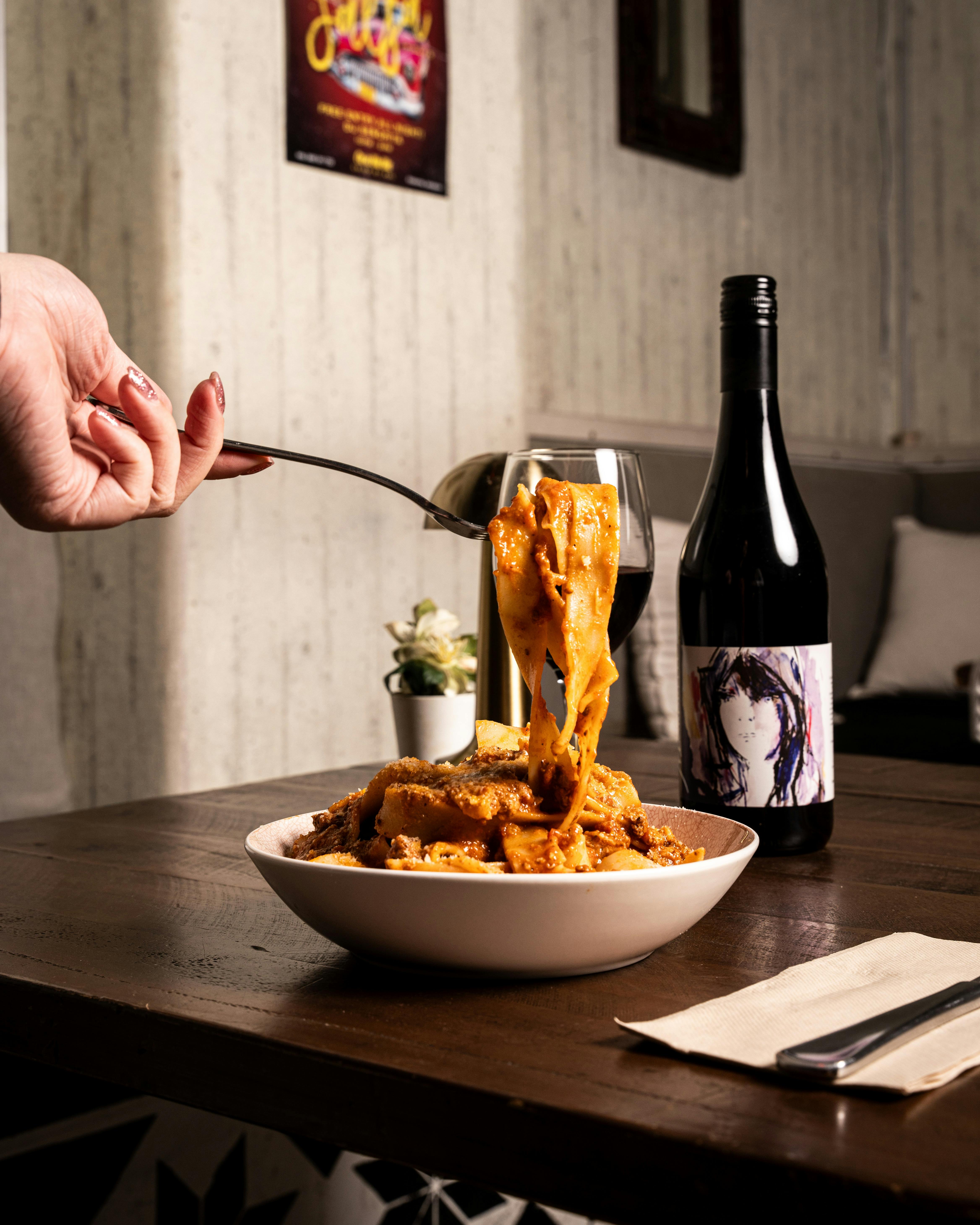 Pasta dish, Bottle of wine to pair