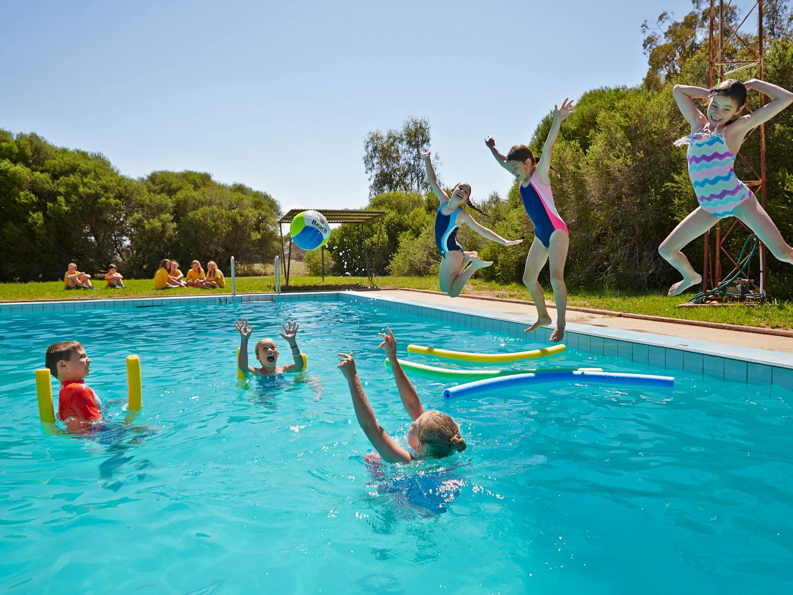 Children swimming at Urana War Memorial Swimming Pool