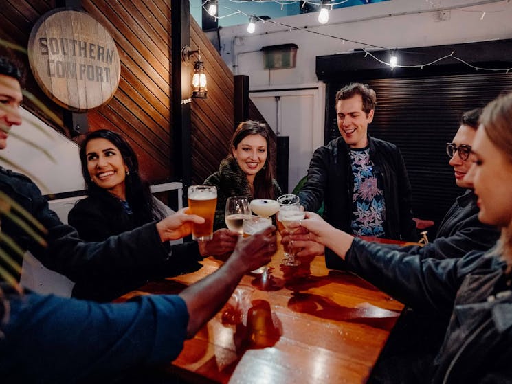 Find great new bars and drink with friends