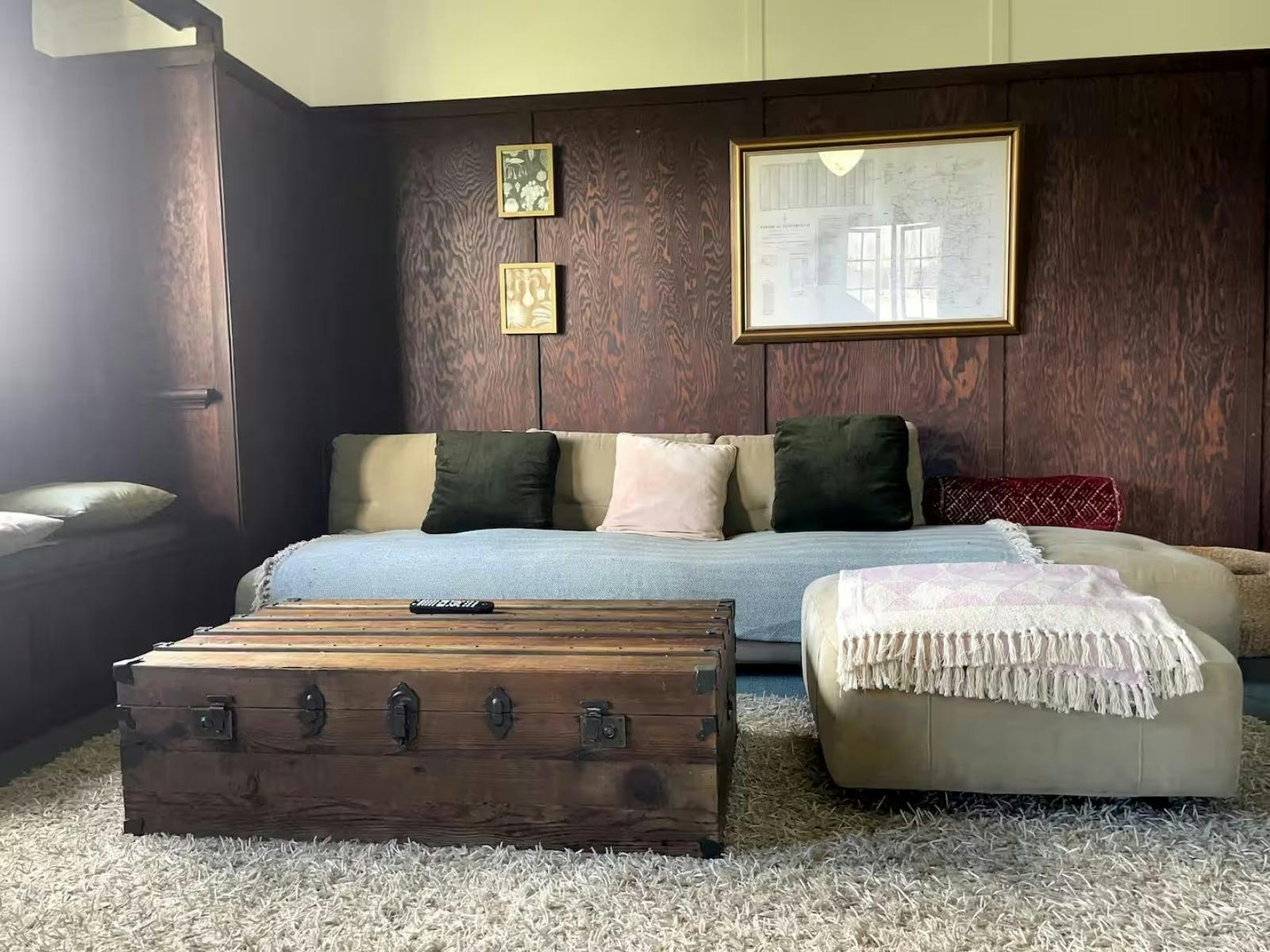 Loungeroom at The Brown House Tenterfield