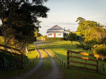 When you drive through the gates, the cottage welcomes you When you drive through the gates, the cottage welcomes you