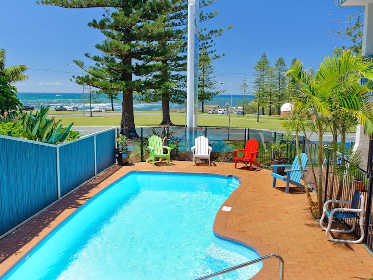 Wonderful pool on site oppisite Town Beach