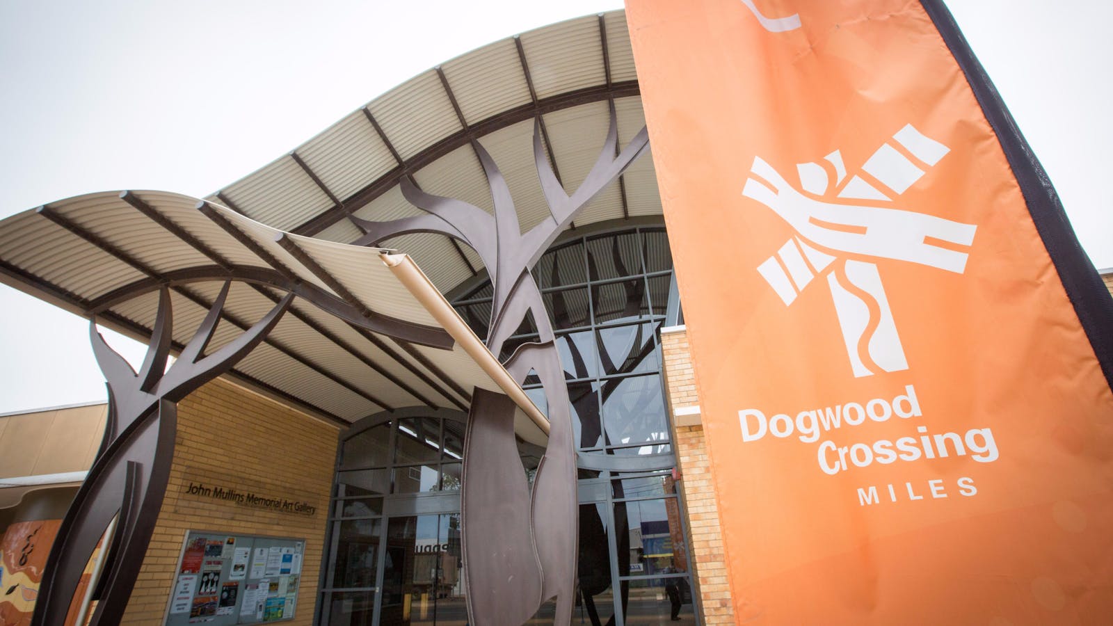 Dogwood Crossing, Miles