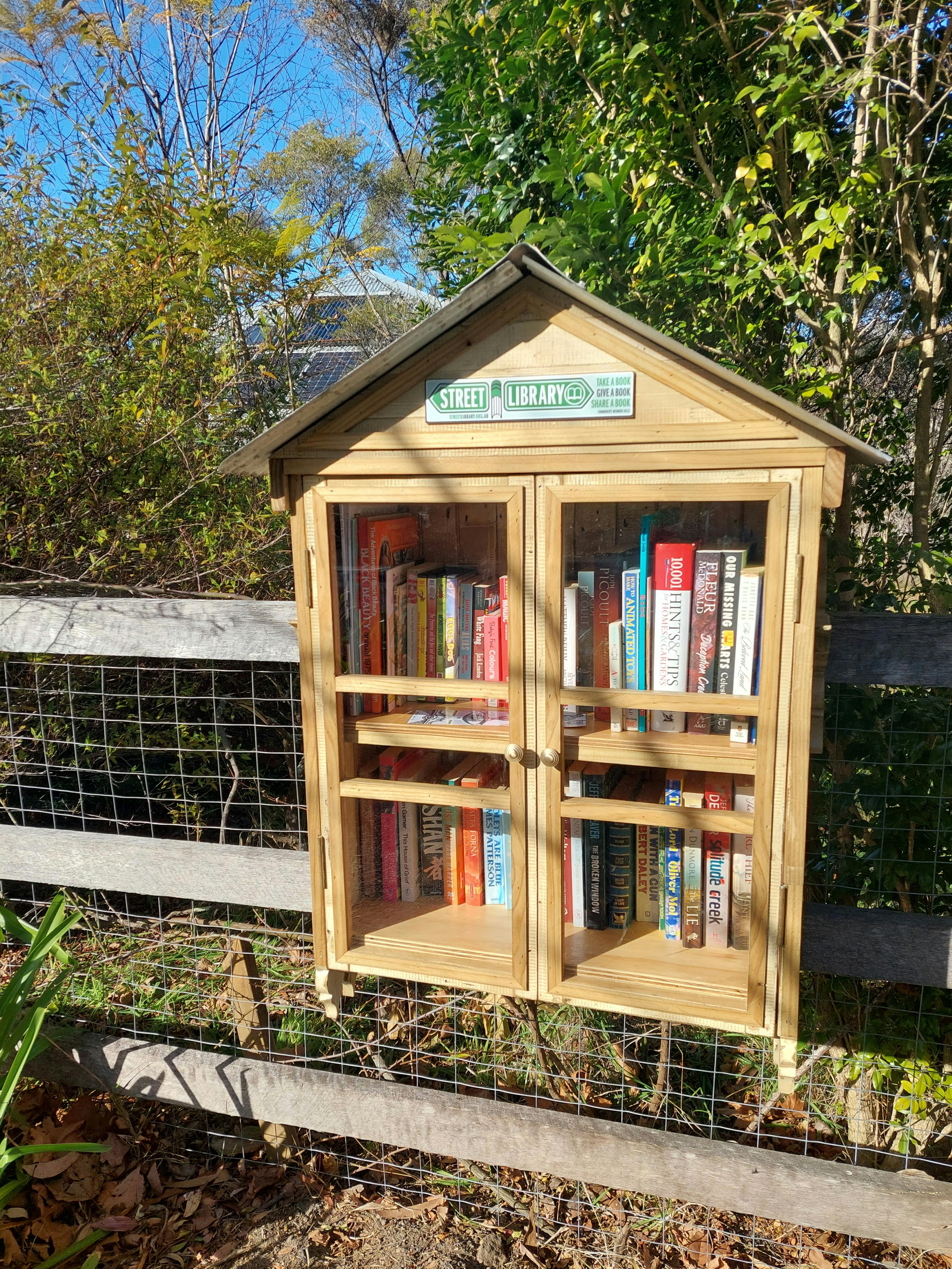 Public Library Buxton