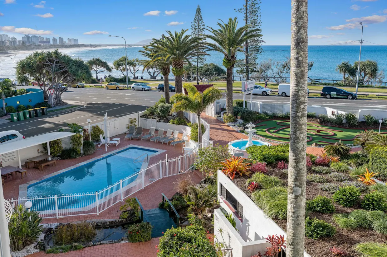 40% Off Private Holiday Apartments - Most Beachfront!