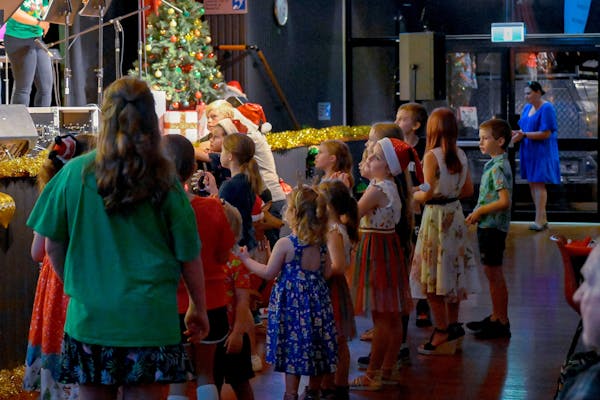 Mayoral Christmas Carols