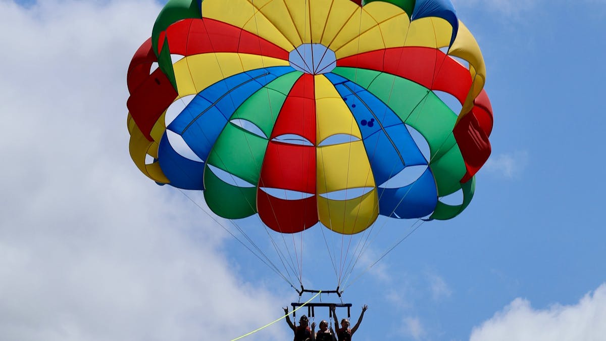 Triple Parasail