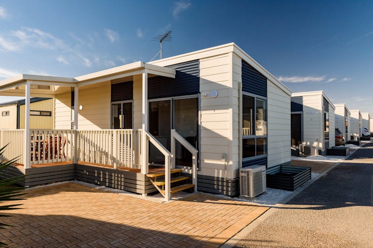 Deluxe 2 Bedroom Cabin