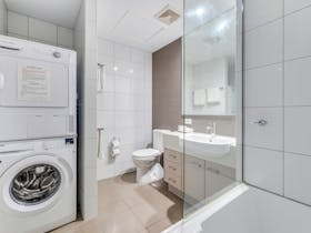 Serviced apartment Parap - Ensuite laundry facilities