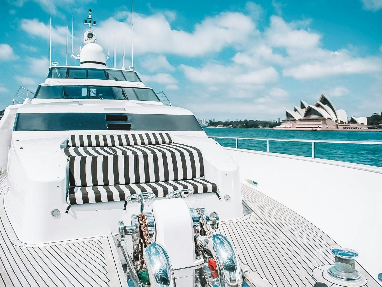 Boat Hire Luxury Cruises - Oscar 2