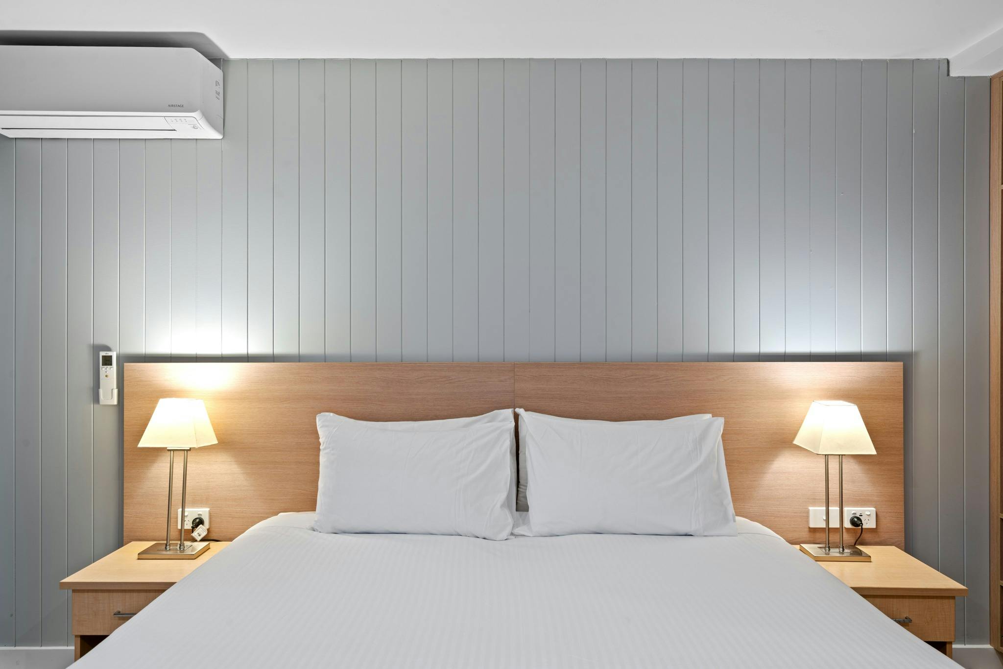 纽波特丝绸海市蜃楼酒店