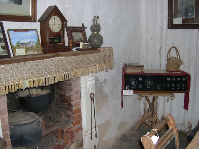 Early Settlers Cottage Sollys Hut