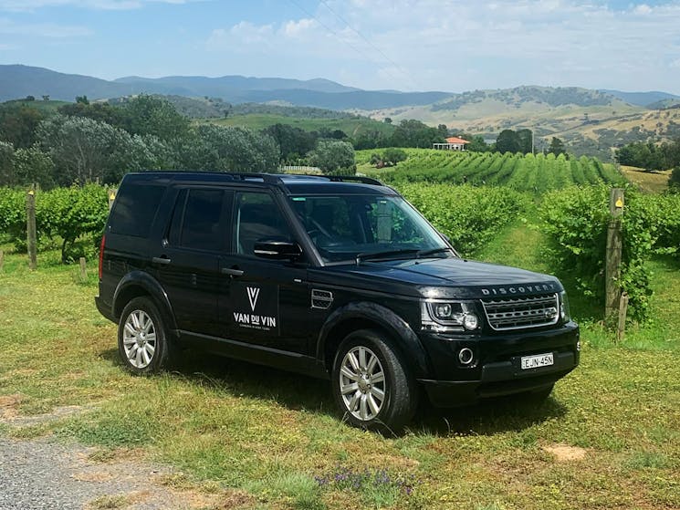 Land Rover discovery luxury Van Du Vin Canberra winery tour vehicle