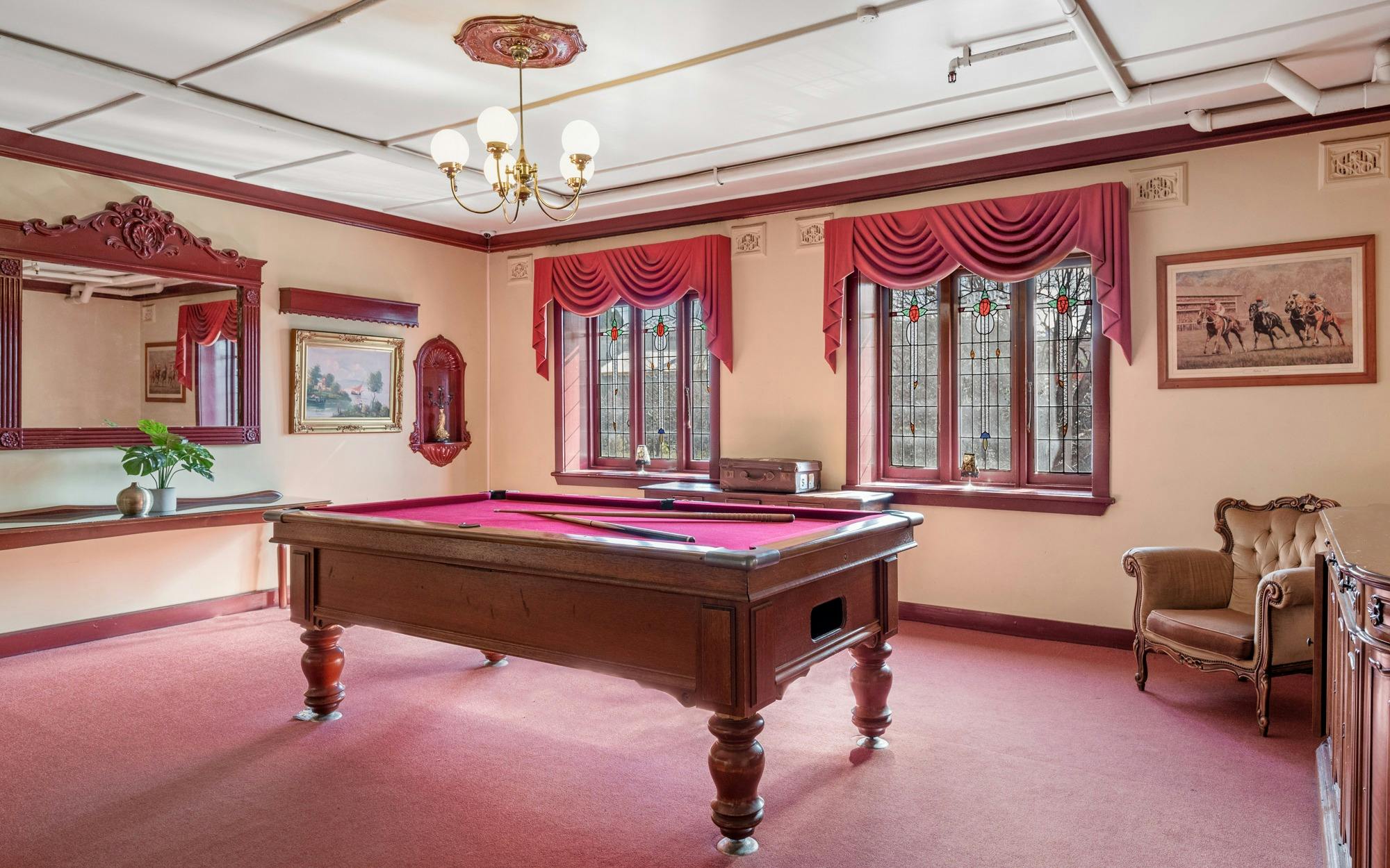 메트로폴 게스트하우스 편집