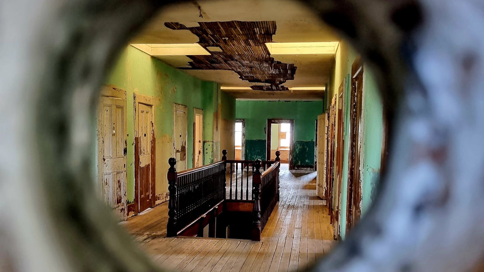 Ladies Cottage looking hole