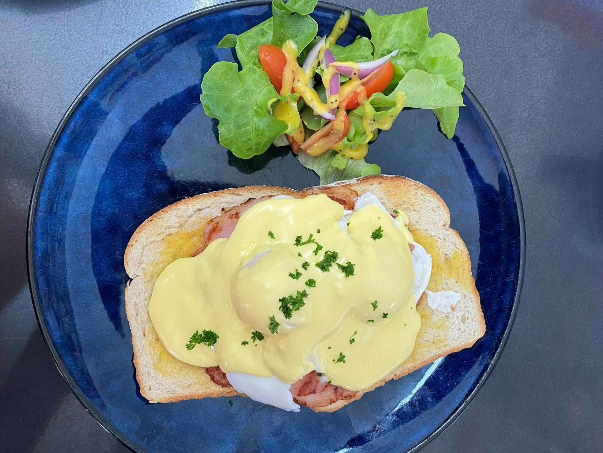 Delicious poached eaggs with bacon