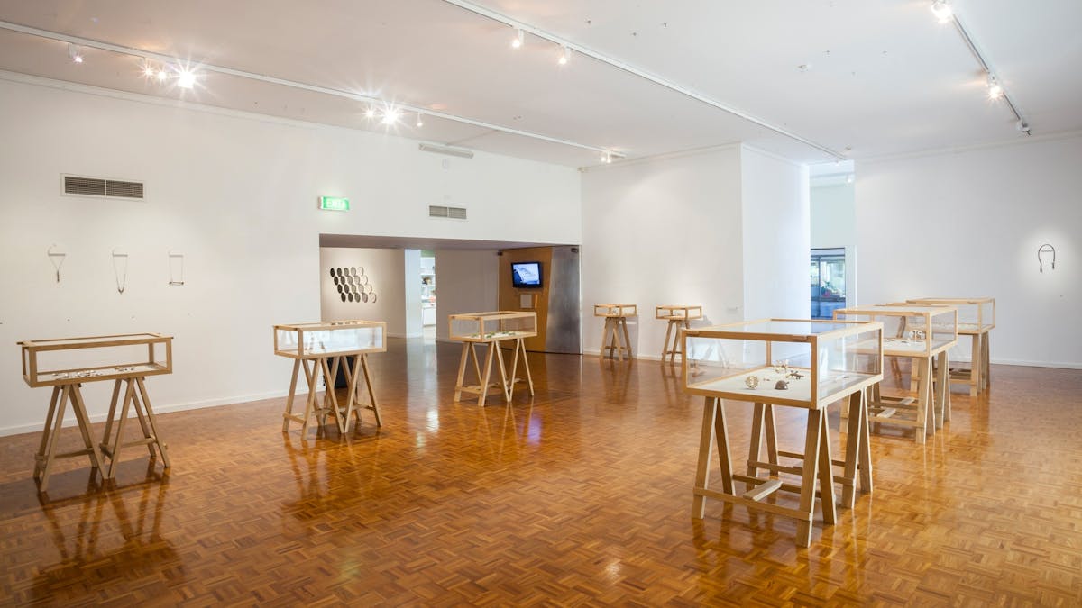 Use exhibition install view