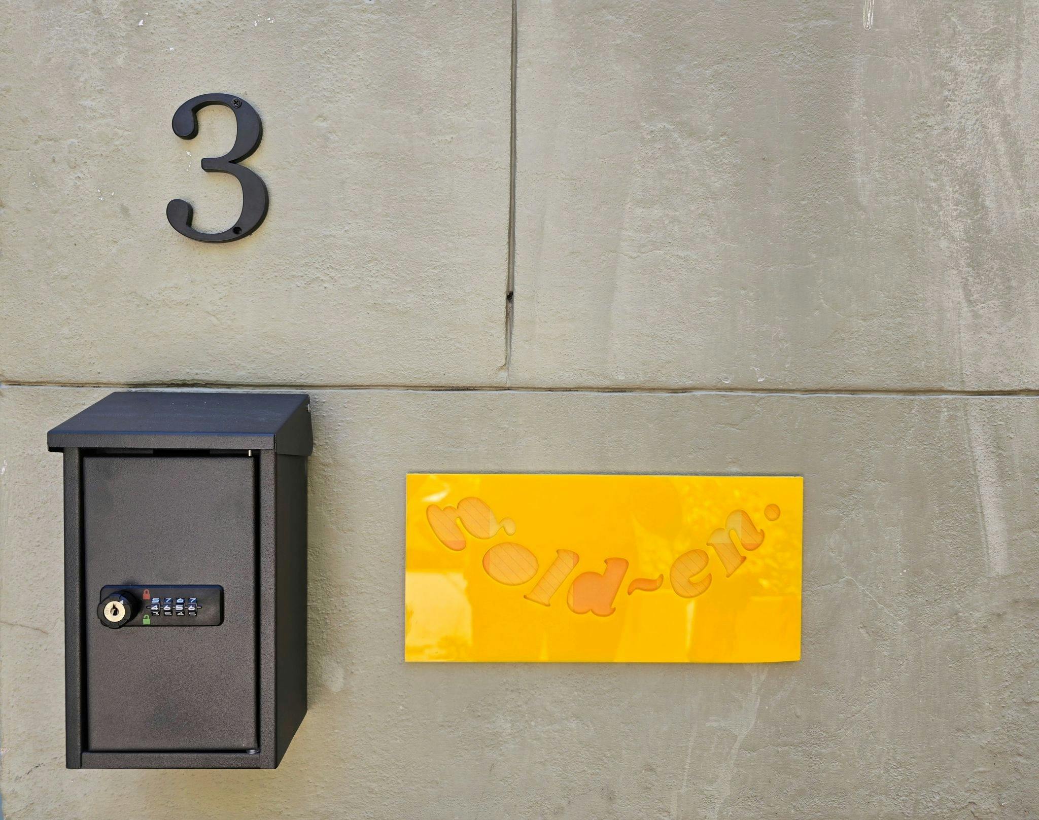 Gold-en Remedy Bar and Guesthouse