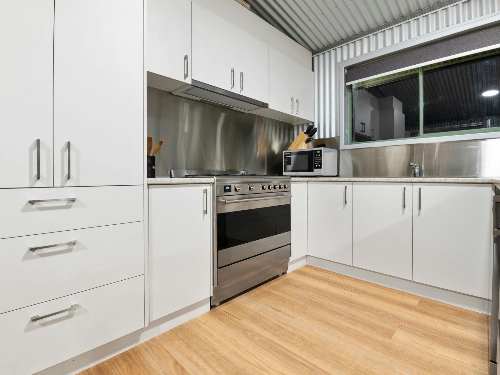 롯지 주방 - 식기 세척기 포함 전체 주방