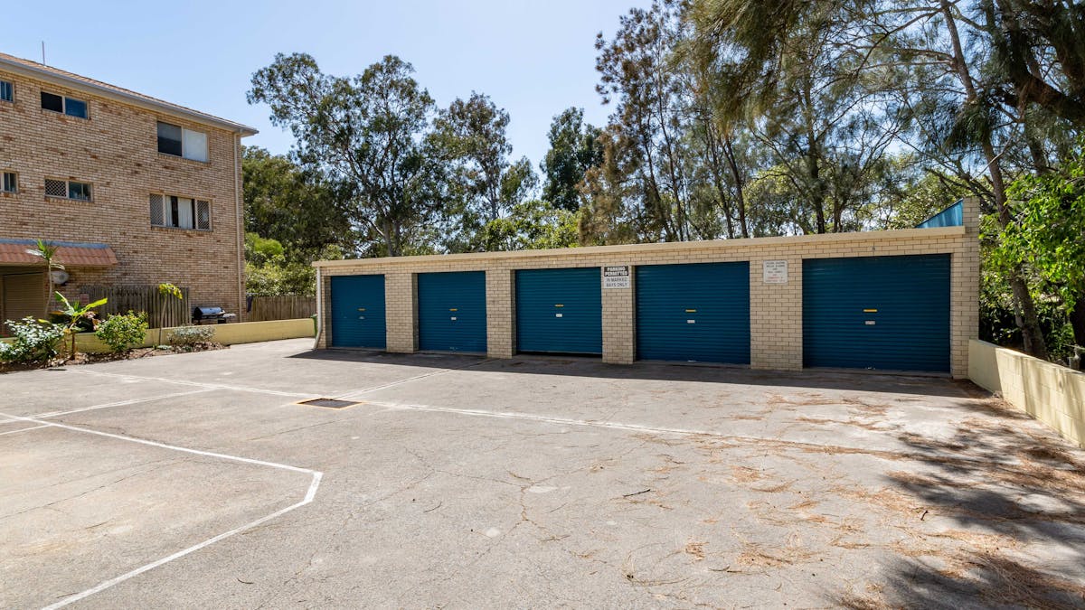 Garaging Garaging