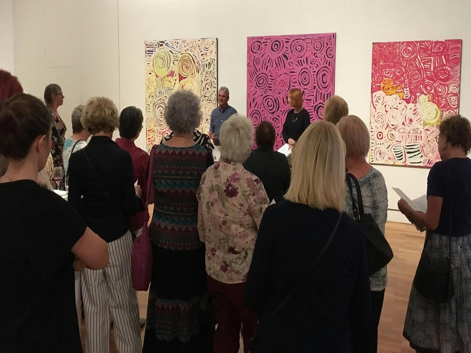 來自沙漠的真實故事。塔姆沃思地區畫廊的 Sims Dickson 收藏